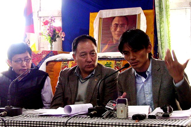 བསྟུན་རྒོལ་ཁྲིམས་གཏུགས་དཔེ་དེབ་ཐོག་བགྲོ་གླེང༌། བསྟུན་རྒོལ་ཁྲིམས་གཏུགས་དཔེ་དེབ་ཐོག་བགྲོ་གླེང༌།