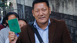 རྡ་ས་ས་གནས་བདེ་དོན་ཟླ་བ་རིན་ཆེན་ལགས་དང་གླེང་མོལ།