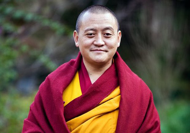 ཀརྨ་པ་མཆོག་མོན་རྟ་དབང་ཁུལ་དུ་འཚམས་གཟིགས་གནང་བཞིན་པ། ཀརྨ་པ་མཆོག་མོན་རྟ་དབང་ཁུལ་དུ་འཚམས་གཟིགས་གནང་བཞིན་པ།