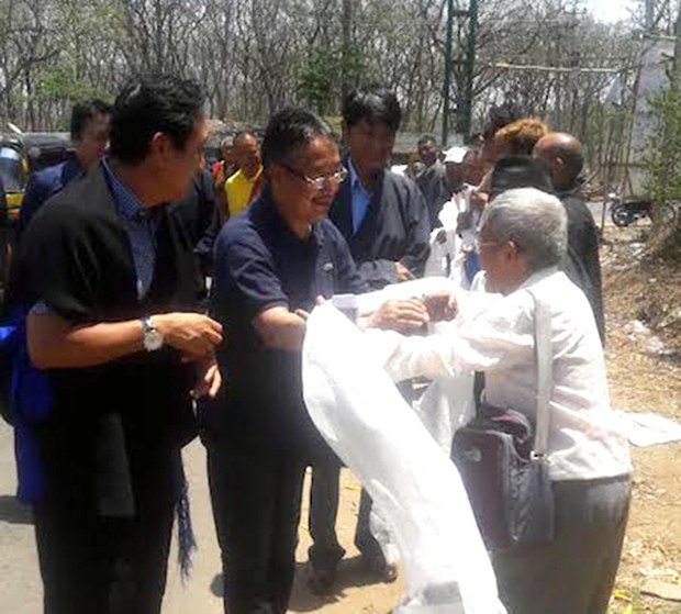 རྒྱ་གར་ལྷོ་ཕྱོགས་བོད་མིའི་གཞིས་ཆགས་ལྔའི་ནང་འཚམས་གཟིགས་གནང་ཡོད་པ། རྒྱ་གར་ལྷོ་ཕྱོགས་བོད་མིའི་གཞིས་ཆགས་ལྔའི་ནང་འཚམས་གཟིགས་གནང་ཡོད་པ།