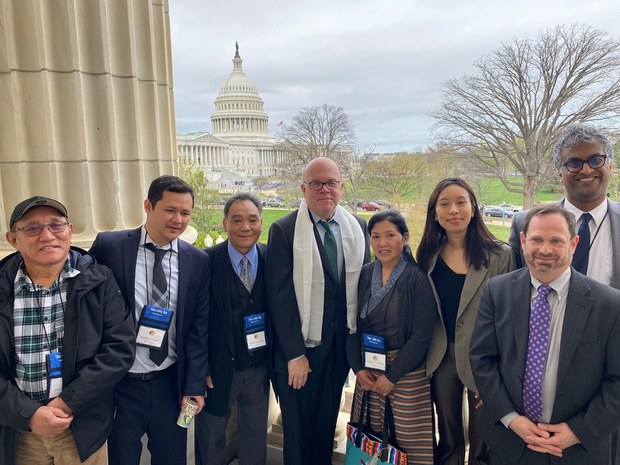 བོད་རྒྱའི་དཀའ་རྙོག་མ་སེལ་བར་བོད་ནང་ཞི་ལུས་བོད་མི་ཚང་མ་བཙོན་པ་ལྟ་བུ་ཡིན་པ་ངོ་སྤྲོད་གནང་བ། བོད་རྒྱའི་དཀའ་རྙོག་མ་སེལ་བར་བོད་ནང་ཞི་ལུས་བོད་མི་ཚང་མ་བཙོན་པ་ལྟ་བུ་ཡིན་པ་ངོ་སྤྲོད་གནང་བ།