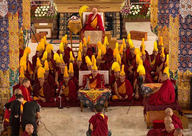 ཡོངས་འཛིན་གླིང་མཆོག་སྤྲུལ་རིན་པོ་ཆེ་མཆོག་གི་དགེ་བཤེས་མཚན་བཏགས་ཀྱི་མཛད་སྒོ། ཡོངས་འཛིན་གླིང་མཆོག་སྤྲུལ་རིན་པོ་ཆེ་མཆོག་གི་དགེ་བཤེས་མཚན་བཏགས་ཀྱི་མཛད་སྒོ།