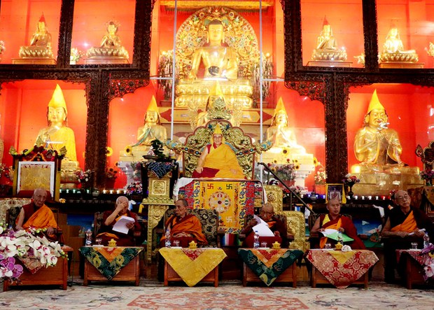 འབྲས་སྤུངས་བློ་གསལ་གླིང་གྲྭ་ཚང་གི་དགེ་བཤེས་བློ་བཟང་ཕུན་ཚོགས་ལགས་དགུང་གྲངས་༡༠༡་འཁོར་བ།