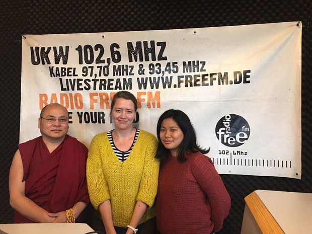 མགོ་ལོག་འཇིགས་མེད་ནས་འཇར་མན་ནང་བོད་དོན་ཞུ་གཏུག