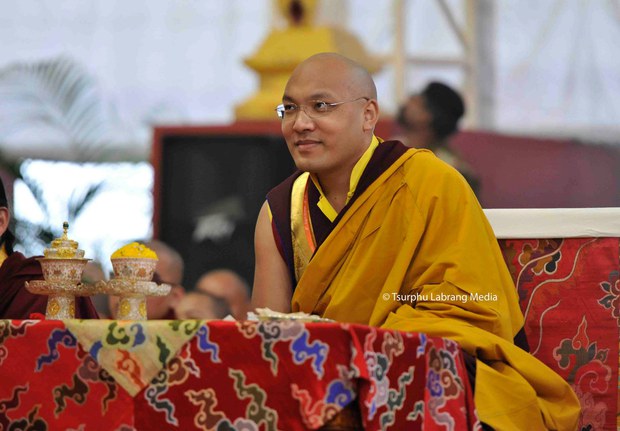 ༸ཀརྨ་པ་མཆོག་ནས་ནིའུ་ཡོག་དང་ནིའུ་ཇར་སི་བོད་མི་ཚོར་བཀའ་སློབ་གནང་བ།