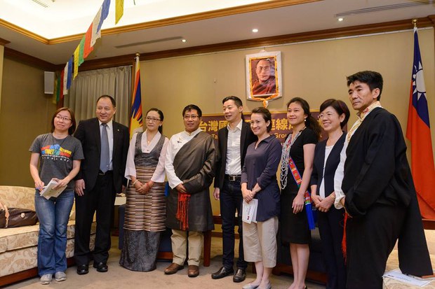 ཐེ་ཝན་གྲོས་ཚོགས་སུ་བོད་དོན་རྒྱབ་སྐྱོར་ཚོགས་པ་གསར་བཙུགས་གནང་བ། 2016 ཐེ་ཝན་གྲོས་ཚོགས་སུ་བོད་དོན་རྒྱབ་སྐྱོར་ཚོགས་པ་གསར་བཙུགས་གནང་བ། 2016