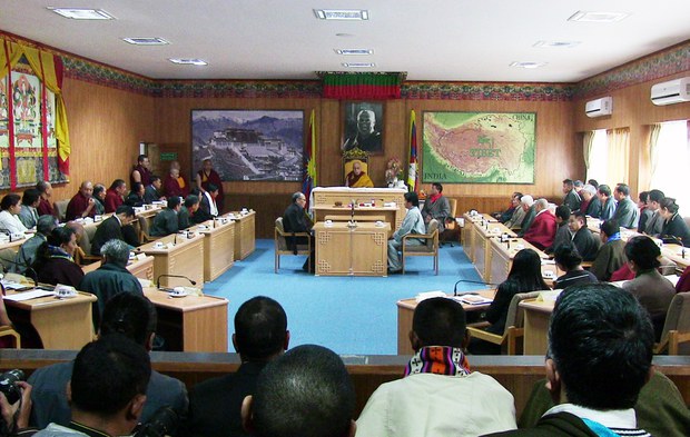 ༧གོང་ས་མཆོག་གིས་བོད་མི་མང་སྤྱི་འཐུས་ལྷན་ཚོགས་ཀྱི་གྲོས་ཚོགས་ཚོགས་ཁང་གསར་པ་དབུ་འབྱེད་སྐབས། 2014//3/11 ༧གོང་ས་མཆོག་གིས་བོད་མི་མང་སྤྱི་འཐུས་ལྷན་ཚོགས་ཀྱི་གྲོས་ཚོགས་ཚོགས་ཁང་གསར་པ་དབུ་འབྱེད་སྐབས། 2014//3/11