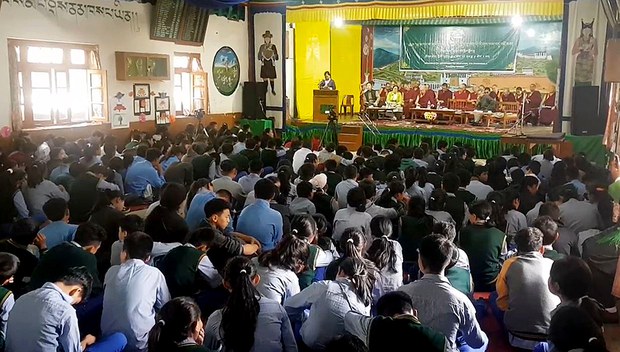 གནའ་རབས་དང་དེང་རབས་གཉིས་ཀྱི་ཤེས་ཡོན་ཡོད་པའི་མི་ཞིག་ཆགས་དགོས་པ་གལ་ཆེ། གནའ་རབས་དང་དེང་རབས་གཉིས་ཀྱི་ཤེས་ཡོན་ཡོད་པའི་མི་ཞིག་ཆགས་དགོས་པ་གལ་ཆེ།