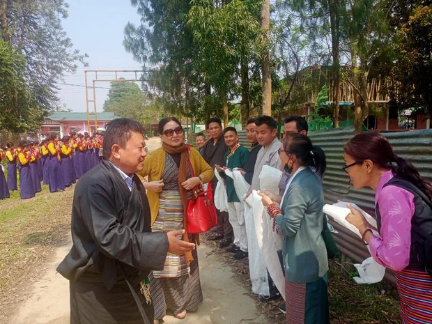 མེའོ་ཆོས་འཕེལ་གླིང་བོད་མིའི་གཞིས་ཆག་གི་སློབ་གྲའི་གནས་སྟངས་དང་གཟིགས་ཚུལ། མེའོ་ཆོས་འཕེལ་གླིང་བོད་མིའི་གཞིས་ཆག་གི་སློབ་གྲའི་གནས་སྟངས་དང་གཟིགས་ཚུལ།
