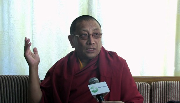 བོད་ཀྱི་ཐེབས་རྩ་ཁང་གི་གསལ་བཤད་ཐད་སྲིད་ཚབ་མཆོག་ལ་བཅར་འདྲི་ཞུས་པ། བོད་ཀྱི་ཐེབས་རྩ་ཁང་གི་གསལ་བཤད་ཐད་སྲིད་ཚབ་མཆོག་ལ་བཅར་འདྲི་ཞུས་པ།