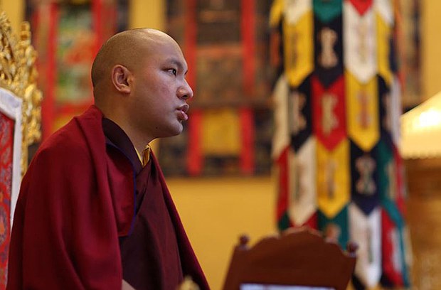 དཔལ་རྒྱལ་དབང་ཀརྨ་པ་མཆོག་གིས་ཞྭ་དམར་རིན་པོ་ཆེ་དང་མཇལ་འཕྲད་གནང་བའི་སྐོར་གསུངས་བ། དཔལ་རྒྱལ་དབང་ཀརྨ་པ་མཆོག་གིས་ཞྭ་དམར་རིན་པོ་ཆེ་དང་མཇལ་འཕྲད་གནང་བའི་སྐོར་གསུངས་བ།