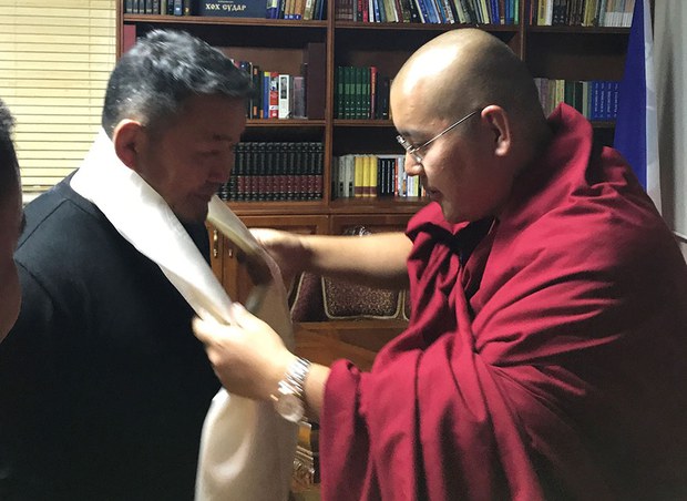 གླིང་རིན་པོ་ཆེ་མཆོག་གི་སོག་ཡུལ་ནང་གི་མཛད་འཆར།