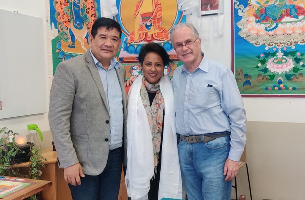 སྦརཱ་ཛིལ་གཞུང་གི་འཕྲོད་བསྟེན་ལས་ཁུངས་ཀྱི་དཔོན་རིགས་བོད་ཀྱི་འགྲེམས་སྟོན་ཐོག་ཕེབས་པ།
