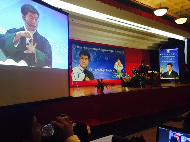 བློ་བཟང་སེངྒེ་མཆོག་ནིའུ་ཡོརྐ་ཏུ་ཕེབས་པ།