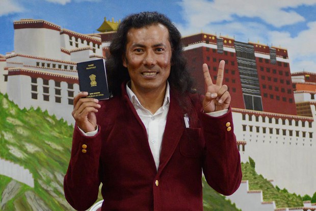 རྒྱ་གར་གྱི་ཕྱིར་བསྐྱོད་ལག་དེབ་ཐོབ་པ།