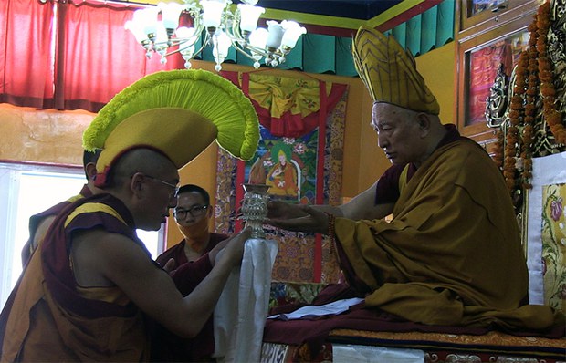 བཞུགས་སྒར་ཀིརྟི་བྱེས་པ་གྲྭ་ཚང་དུ་ཀིརྟི་རིན་པོ་ཆེ་མཆོག་ལ་བརྟན་བཞུགས།
