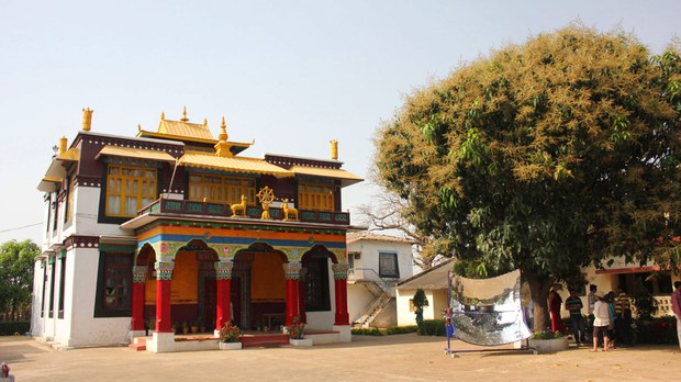 མན་སྤར་ཕན་བདེ་གླིང་བོད་མིའི་གཞིས་ཆགས།