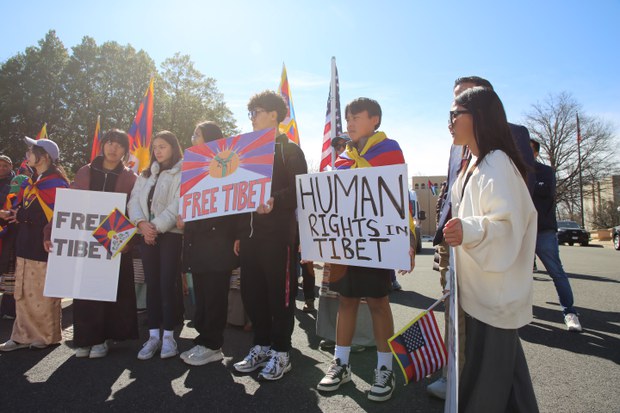 གཞུང་འབྲེལ་སྲིད་ཇུས་དང་སྐད་འབོད་གཉིས་ཀྱི་དབར་ཁྱད་པར་ཡོང་དོན་གྱི་གནད་འགག