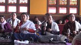 སྒང་ཏོག་ནང་མ་ཎི་དུང་སྒྲུབ་གནང་བཞིན་པ།