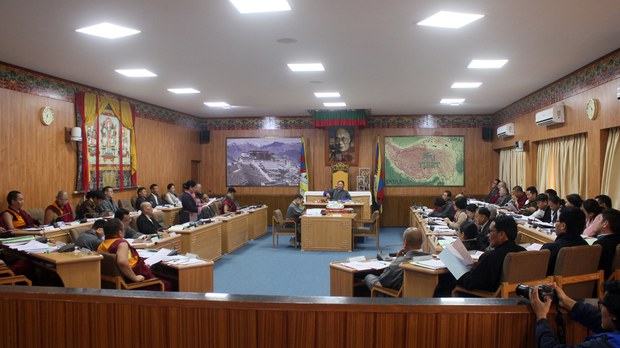 ཕྱི་རྒྱལ་ཡུལ་གྲུ་ཁག་གི་བོད་ཕྲུག་ཚོར་བོད་ཀྱི་སྐད་ཡིག་སློབ་ཁྲིད་ཐད་ཤེས་རིག་ལས་ཁུངས་ནས་འགན་འཁུར་བཞེས་དགོས་པའི་དགོངས་འཆར། ཕྱི་རྒྱལ་ཡུལ་གྲུ་ཁག་གི་བོད་ཕྲུག་ཚོར་བོད་ཀྱི་སྐད་ཡིག་སློབ་ཁྲིད་ཐད་ཤེས་རིག་ལས་ཁུངས་ནས་འགན་འཁུར་བཞེས་དགོས་པའི་དགོངས་འཆར།