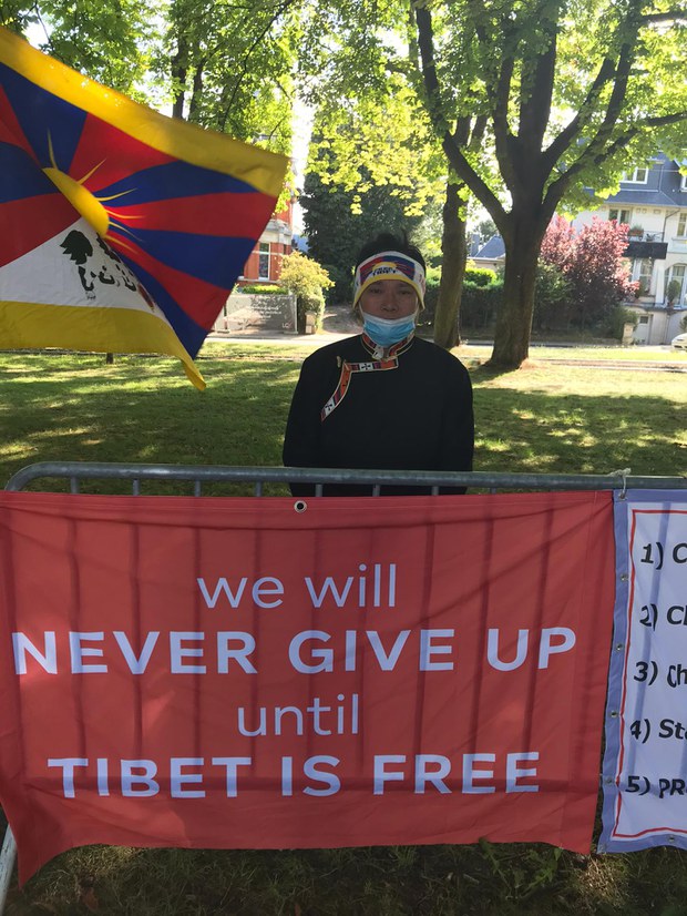 སྦར་སེལ་རྒྱ་ནག་གཞུང་ཚབ་མདུན་བོད་དོན་ལས་འགུལ།