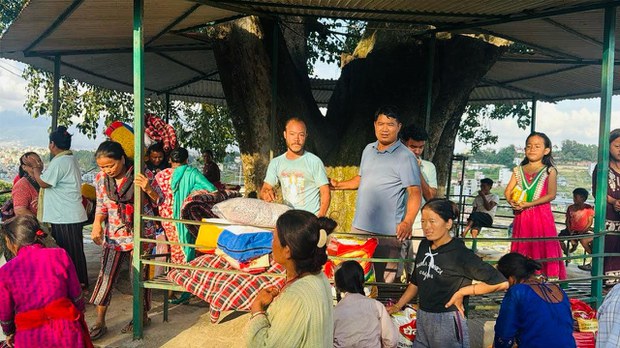 བལ་ཡུལ་ནང་ཆུ་ལོག་གི་གོད་ཆགས་ཕོག་པའི་ཡུལ་མི་ཚོར་མཐུན་འགྱུར་སྦྱོར་སྤྲོད་གནང་བའི་སྐོར།