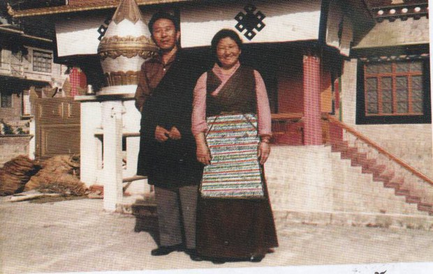 བོད་ཀྱི་ཆབ་སྲིད་བཙོན་ཟུར་དང་བཙན་བྱོལ་བོད་གཞུང་གི་སྲི་ཞུའི་ལས་བྱེད་ཟུར་པ་འཕྲིན་ལས་ཕུན་ཚོགས་ལགས་ཀྱི་སྐུ་ཚེ་ལོ་རྒྱུས། བོད་ཀྱི་ཆབ་སྲིད་བཙོན་ཟུར་དང་བཙན་བྱོལ་བོད་གཞུང་གི་སྲི་ཞུའི་ལས་བྱེད་ཟུར་པ་འཕྲིན་ལས་ཕུན་ཚོགས་ལགས་ཀྱི་སྐུ་ཚེ་ལོ་རྒྱུས།