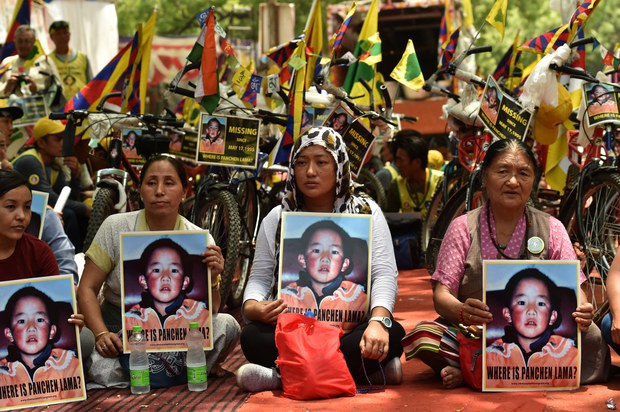 ༸པཎ་ཆེན་དགེ་འདུན་ཆོས་ཀྱི་ཉི་མ་མཆོག་གི་འཁྲུངས་སྐར་དང་བསྟུན་ལས་འགུལ།