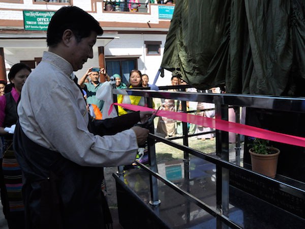 ལོ་ངོ་༥༠འཁོར་བའི་དུས་དྲན་སྲུང་བརྩི་ཞུ་རྒྱུ། ལོ་ངོ་༥༠འཁོར་བའི་དུས་དྲན་སྲུང་བརྩི་ཞུ་རྒྱུ།