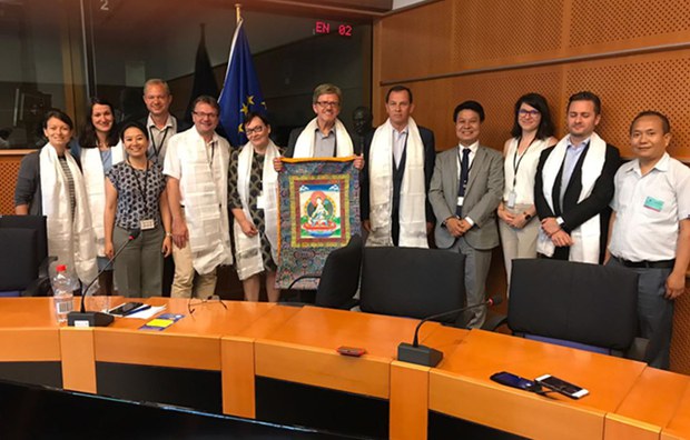 ཡོ་རོབ་གྲོས་ཚོགས་ནང་གི་བོད་དོན་རྒྱབ་སྐྱོར་ཚོགས་པ། ཡོ་རོབ་གྲོས་ཚོགས་ནང་གི་བོད་དོན་རྒྱབ་སྐྱོར་ཚོགས་པ།