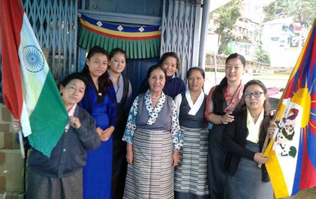 བུད་མེད་ལྷན་ཚོགས་ནས་མང་གཙོའི་འཕེལ་རིམ་ཐད་ཟབ་སྦྱོང༌། བུད་མེད་ལྷན་ཚོགས་ནས་མང་གཙོའི་འཕེལ་རིམ་ཐད་ཟབ་སྦྱོང༌།