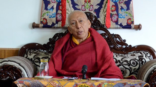 བཀའ་བློན་ཁྲི་ཟུར་སློབ་དཔོན་ཟམ་གདོང་རིན་པོ་ཆེ་མཆོག་གིས་བཅའ་ཁྲིམས་དོན་ཚན་ཁག་གི་སྐོར་འགྲེལ་བཤད་གནང་ཡོད་པ། བཀའ་བློན་ཁྲི་ཟུར་སློབ་དཔོན་ཟམ་གདོང་རིན་པོ་ཆེ་མཆོག་གིས་བཅའ་ཁྲིམས་དོན་ཚན་ཁག་གི་སྐོར་འགྲེལ་བཤད་གནང་ཡོད་པ།