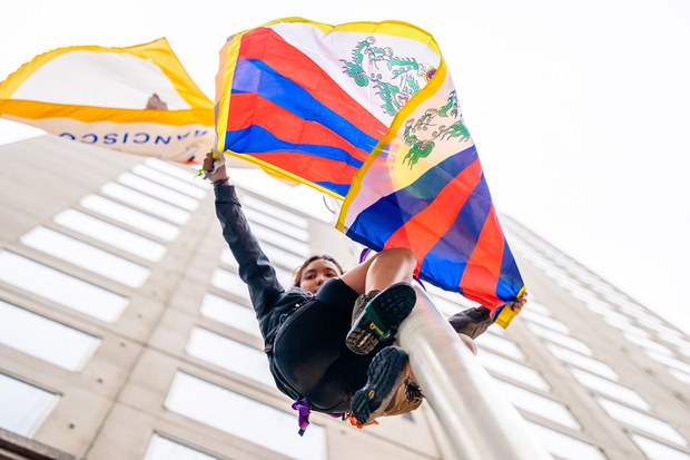 དྲག་ཆས་མ་སྤྲད་པའི་རྒྱ་ནག་གི་ཉེན་རྟོག་པས་བོད་མི་ལས་འགུལ་བར་འཇིགས་སྐུལ།