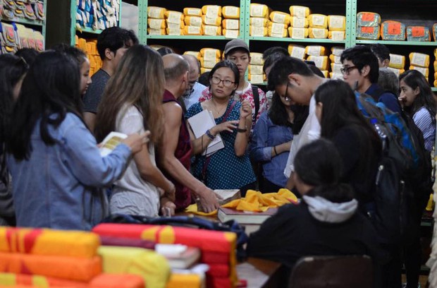 ནུབ་ཕྱོགས་ཀྱི་བོད་སློབ་ཁག་ལ་བོད་ཡིག་སློབ་ཁྲིད། ནུབ་ཕྱོགས་ཀྱི་བོད་སློབ་ཁག་ལ་བོད་ཡིག་སློབ་ཁྲིད།