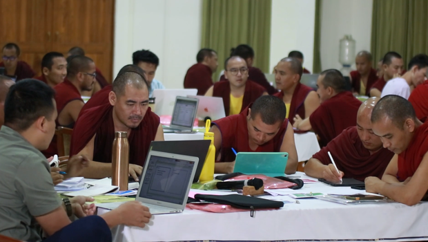 འབྲས་སྤུངས་བློ་གསལ་གླིང་སྒོམ་སྒྲུབ་དང་ཚན་རིག་ལྟེ་གནས་ཁང་གི་ནང་དབྱར་དུས་ཚན་རིག་གི་དགེ་རྒན་འོས་སྦྱོང་གནང་བ། འབྲས་སྤུངས་བློ་གསལ་གླིང་སྒོམ་སྒྲུབ་དང་ཚན་རིག་ལྟེ་གནས་ཁང་གི་ནང་དབྱར་དུས་ཚན་རིག་གི་དགེ་རྒན་འོས་སྦྱོང་གནང་བ།