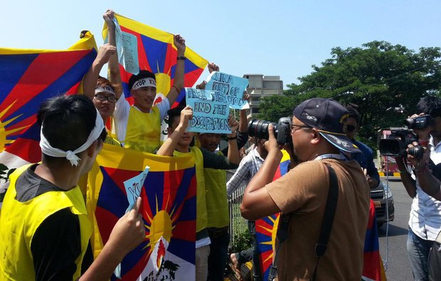 སྒོ་བ(Goa)གྲོང་ཁྱེར་དུ་ཉེན་རྟོག་པས་བོད་མིའི་ཐོག་དམ་བསྒྲགས། སྒོ་བ(Goa)གྲོང་ཁྱེར་དུ་ཉེན་རྟོག་པས་བོད་མིའི་ཐོག་དམ་བསྒྲགས།