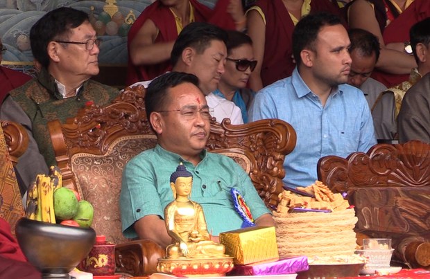 རྒྱལ་དབང་ཀརྨ་པ་མཆོག་མགྱོགས་མྱུར་འབྲས་ལྗོངས་ནང་གདན་ཞུ་གནང་རྒྱུ་ཡིན། སྤྱི་ཁྱབ་བློན་ཆེན་མཆོག་གིས། རྒྱལ་དབང་ཀརྨ་པ་མཆོག་མགྱོགས་མྱུར་འབྲས་ལྗོངས་ནང་གདན་ཞུ་གནང་རྒྱུ་ཡིན། སྤྱི་ཁྱབ་བློན་ཆེན་མཆོག་གིས།