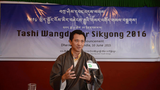 བཀྲིས་དབང་འདུས་ལགས་སུ་གནས་འདྲི།