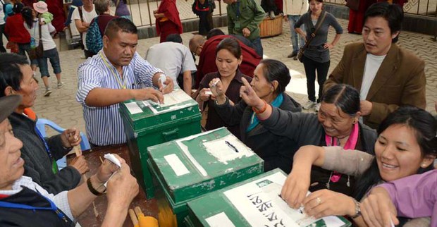 ༢༠༡༡ལོའི་བཙན་བྱོལ་བོད་མིའི་འོས་བསྡུ་ཆེན་མོའི་སྐབས།