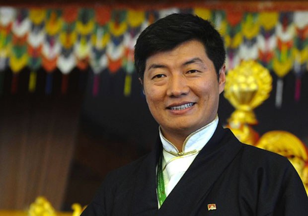 སྲིད་སྐྱོང་མཆོག་ནས་བདེ་སྐྱིད་གླིང་གི་པོ་ཏྰ་ལའི་ཚོགས་ཁང་དབུ་འབྱེད། སྲིད་སྐྱོང་མཆོག་ནས་བདེ་སྐྱིད་གླིང་གི་པོ་ཏྰ་ལའི་ཚོགས་ཁང་དབུ་འབྱེད།