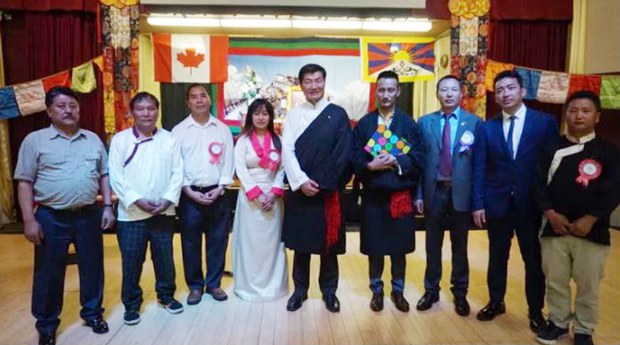 སྲིད་སྐྱོང་མཆོག་ཝེན་ཁུ་ཝར་གྲོང་ཁྱེར་ནང་འཚམས་གཟིགས།