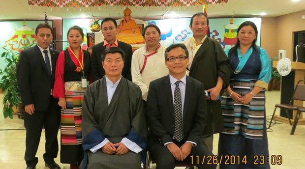 སྲིད་སྐྱོང་མཆོག་འབར་མོན་ཊ་ལ་ཕེབས་པ། སྲིད་སྐྱོང་མཆོག་འབར་མོན་ཊ་ལ་ཕེབས་པ།