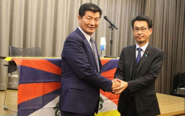 སྲིད་སྐྱོང་མཆོག་གི་ཉི་ཧོང་གི་མཛད་འཕྲིན།