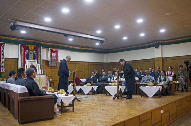 གསར་འདེམས་བྱུང་བའི་ཁྲིམས་ཞིབ་པ་ཆེ་བས་དམ་འབུལ།