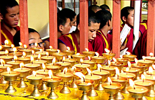 བཞུགས་སྒར་དུ་གདུང་སེམས་མཉམ་བསྐྱེད་ཀྱི་ལས་འགུལ། བཞུགས་སྒར་དུ་གདུང་སེམས་མཉམ་བསྐྱེད་ཀྱི་ལས་འགུལ།