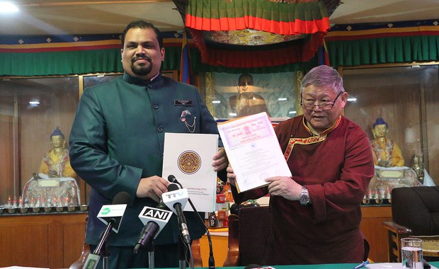 མ་ནེ་པུར་སློབ་ཆེན་ནང་བོད་ཀྱི་གསོ་བ་རིག་པའི་སློབ་གཞི་གཏན་འབེབས། མ་ནེ་པུར་སློབ་ཆེན་ནང་བོད་ཀྱི་གསོ་བ་རིག་པའི་སློབ་གཞི་གཏན་འབེབས།