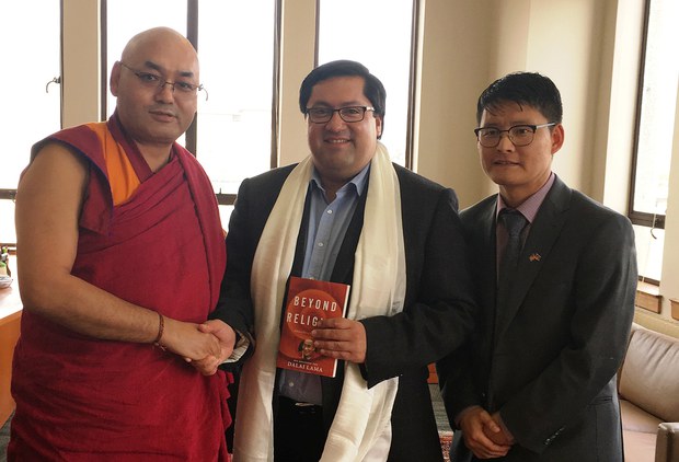 སྤྱི་འཐུས་ཚོགས་གཙོ་མཆོག་ནས་སྦརྑ་ལི་གྲོང་ཁྱེར་སྤྱི་ཁྱབ་པ་དང་མཇལ་འཕྲད་གནང་ཡོད་པ། སྤྱི་འཐུས་ཚོགས་གཙོ་མཆོག་ནས་སྦརྑ་ལི་གྲོང་ཁྱེར་སྤྱི་ཁྱབ་པ་དང་མཇལ་འཕྲད་གནང་ཡོད་པ།