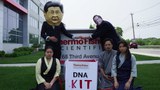 བོད་མི་ཁག་ཅིག་གིས་Thermo Fisher ཚོང་ལས་ཁང་གི་མདུན་དུ་ངོ་རྒོལ་སྐད་འབོད་གནང་ཡོད་པ།