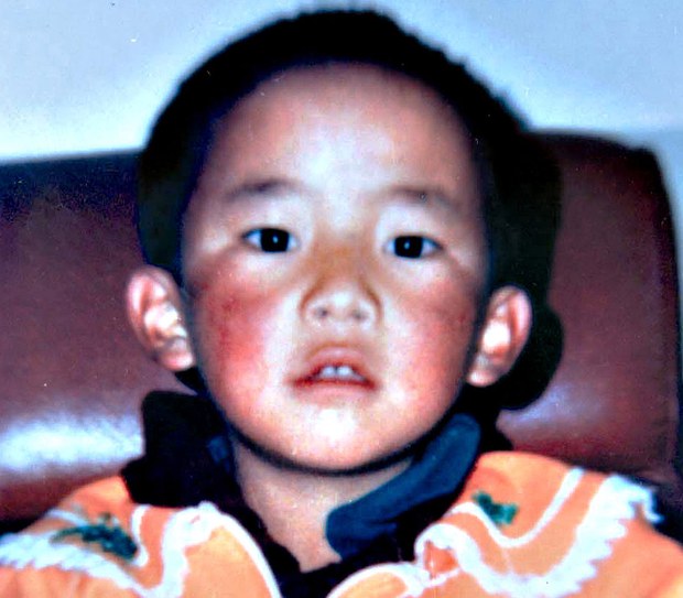 པཎ་ཆེན་རིན་པོ་ཆེ་གར་སོང་ཆ་མེད་དུ་བསྒྱུར་ནས་ལོ་༢༢འཁོར་བ། པཎ་ཆེན་རིན་པོ་ཆེ་གར་སོང་ཆ་མེད་དུ་བསྒྱུར་ནས་ལོ་༢༢འཁོར་བ།