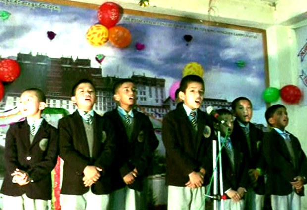 སྒང་ཏོག་དཔལ་ཁང་སློབ་གྲའི་ནང་དགེ་རྒན་ཉིན་མོ་སྲུང་བརྩི།